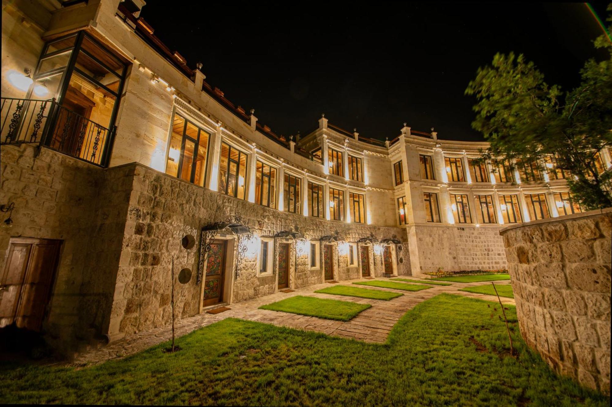 Sobek Stone House Cappadocia Bed & Breakfast Невшехир Екстериор снимка